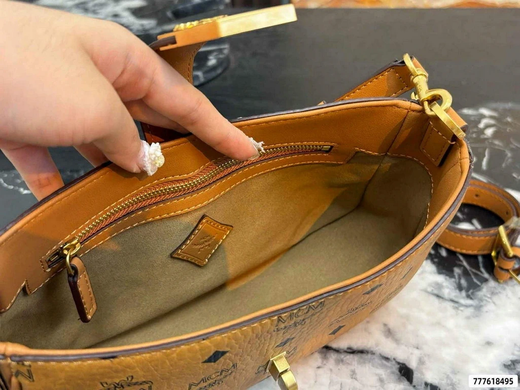 顶级原版皮包包：品质鉴别与选购指南