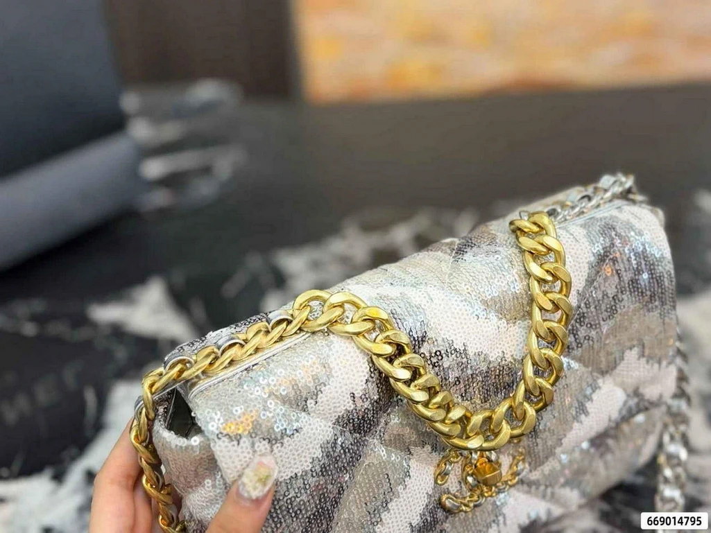 复刻LV Neverfull：高仿包包选购与鉴别指南-大牌包包配图1