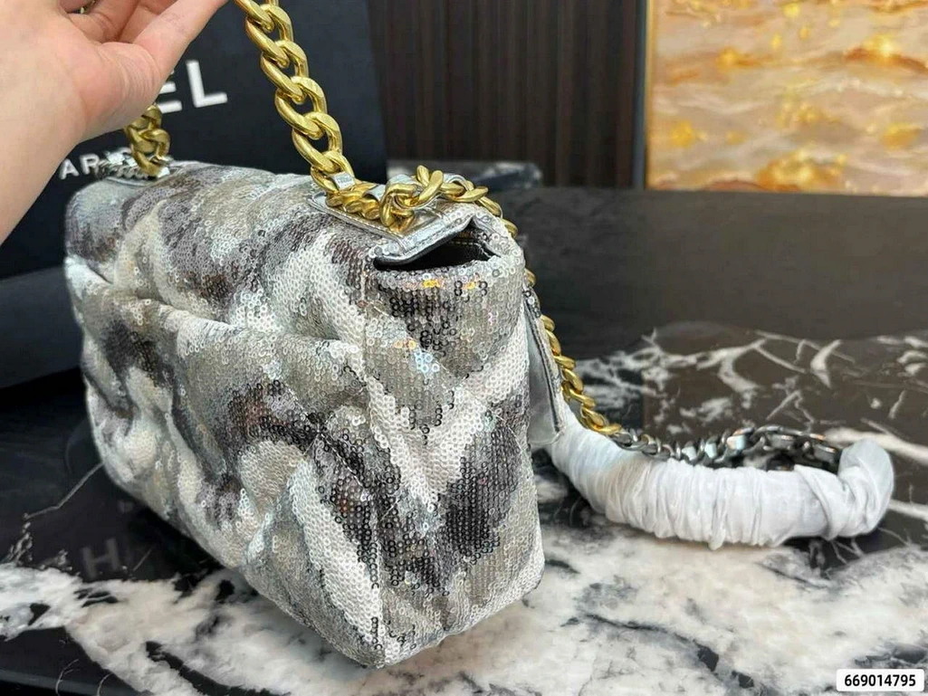 B家女包怎么选？了解高仿与复刻-高仿包包配图1