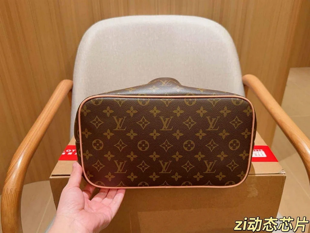 高仿包和正品的区别：从材质到工艺一次讲清-高仿包配图1