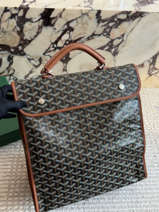 Goyard Leger 双肩包 轻便可折叠通勤旅行背包