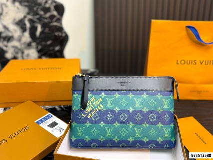 LV POCHETTE VOYAGE 手拿包 男士洗漱包 30cm